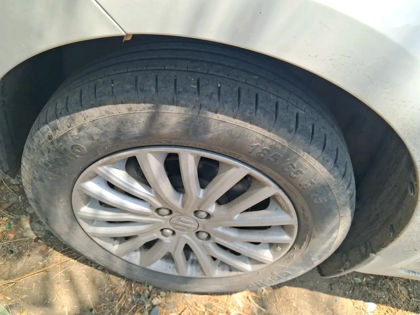 2022 Maruti Dzire ZXI AMT, Petrol, Automatic, 23,350 km, tyre