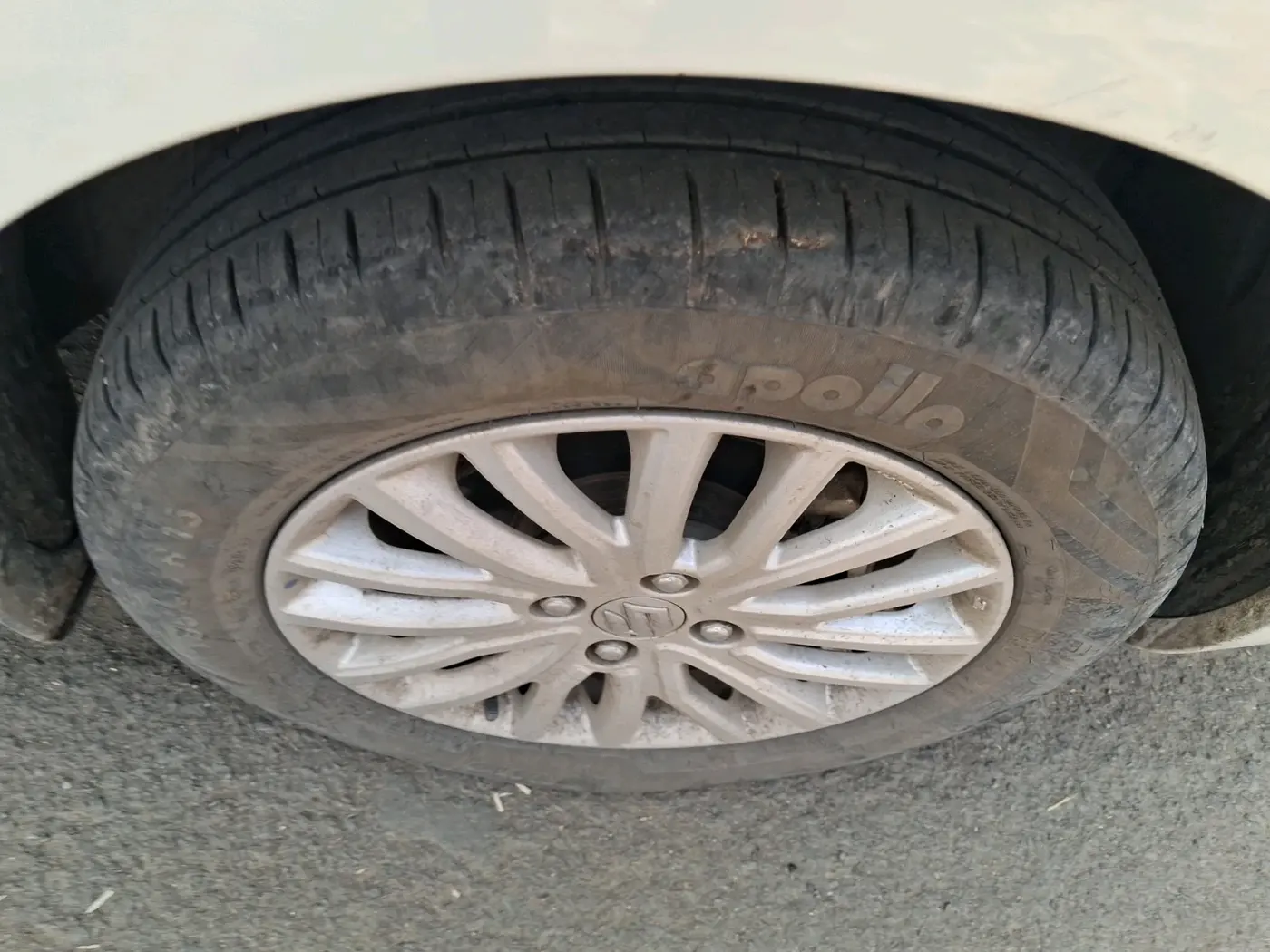 2022 Maruti Dzire ZXI AMT, Petrol, Automatic, 23,350 km, tyre