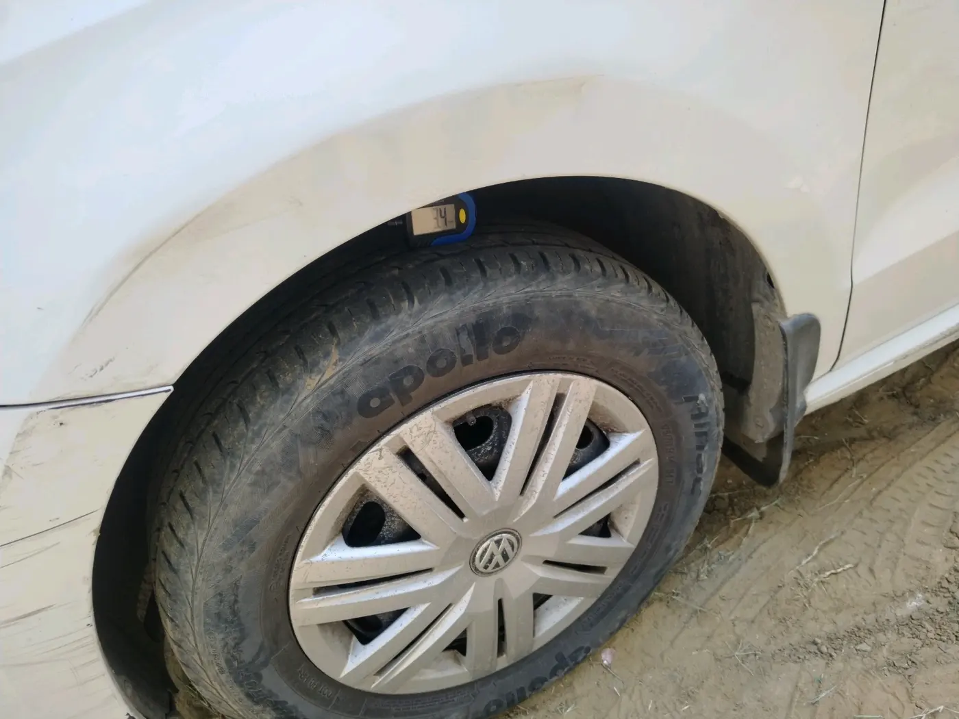 2018 Volkswagen Ameo TRENDLINE 1.0L, Petrol, Manual, 65,856 km, tyre