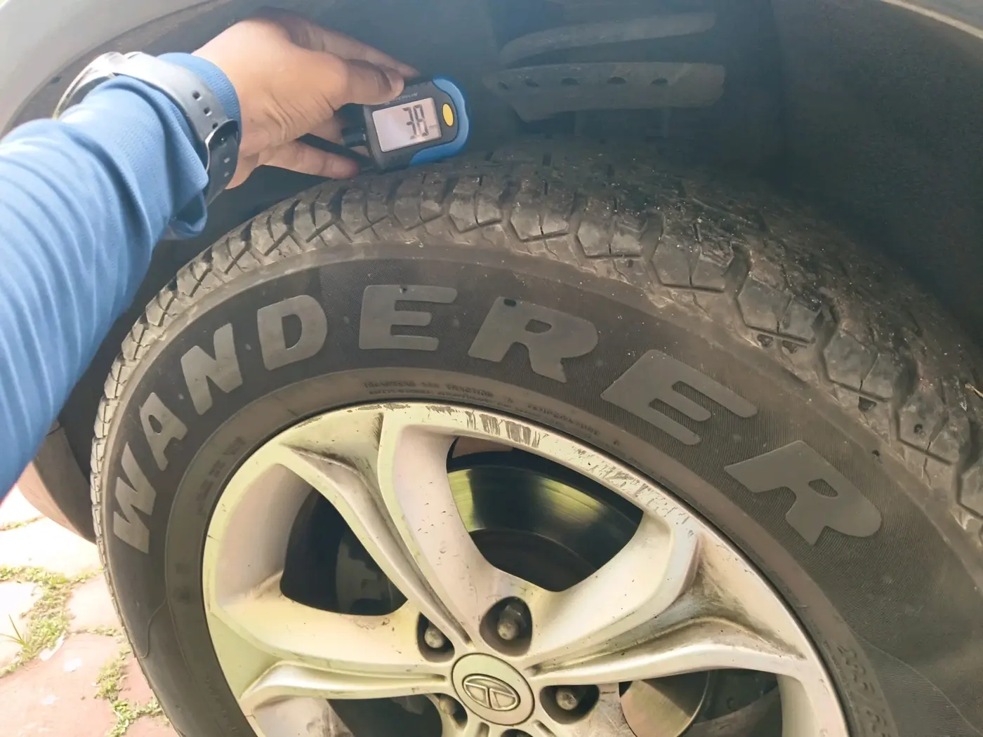 2019 Tata Harrier XZ 2.0L, Diesel, Manual, 1,04,523 km, tyre