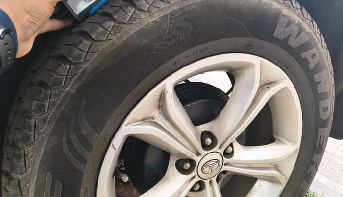 2019 Tata Harrier XZ 2.0L, Diesel, Manual, 1,04,523 km, tyre