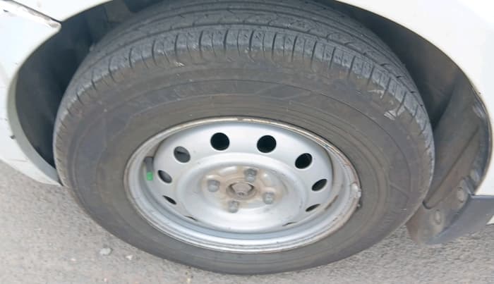 2008 Maruti Swift Dzire LDI, Diesel, Manual, 1,55,103 km, tyre