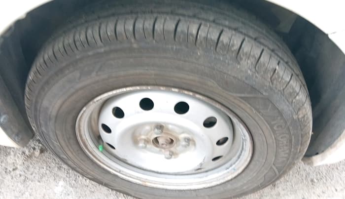 2008 Maruti Swift Dzire LDI, Diesel, Manual, 1,55,103 km, tyre