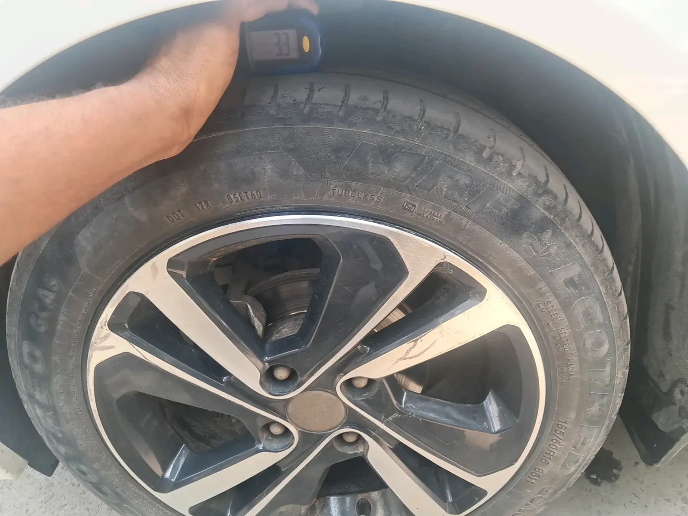 2023 Tata ALTROZ XZ PETROL, Petrol, Manual, 45,649 km, tyre