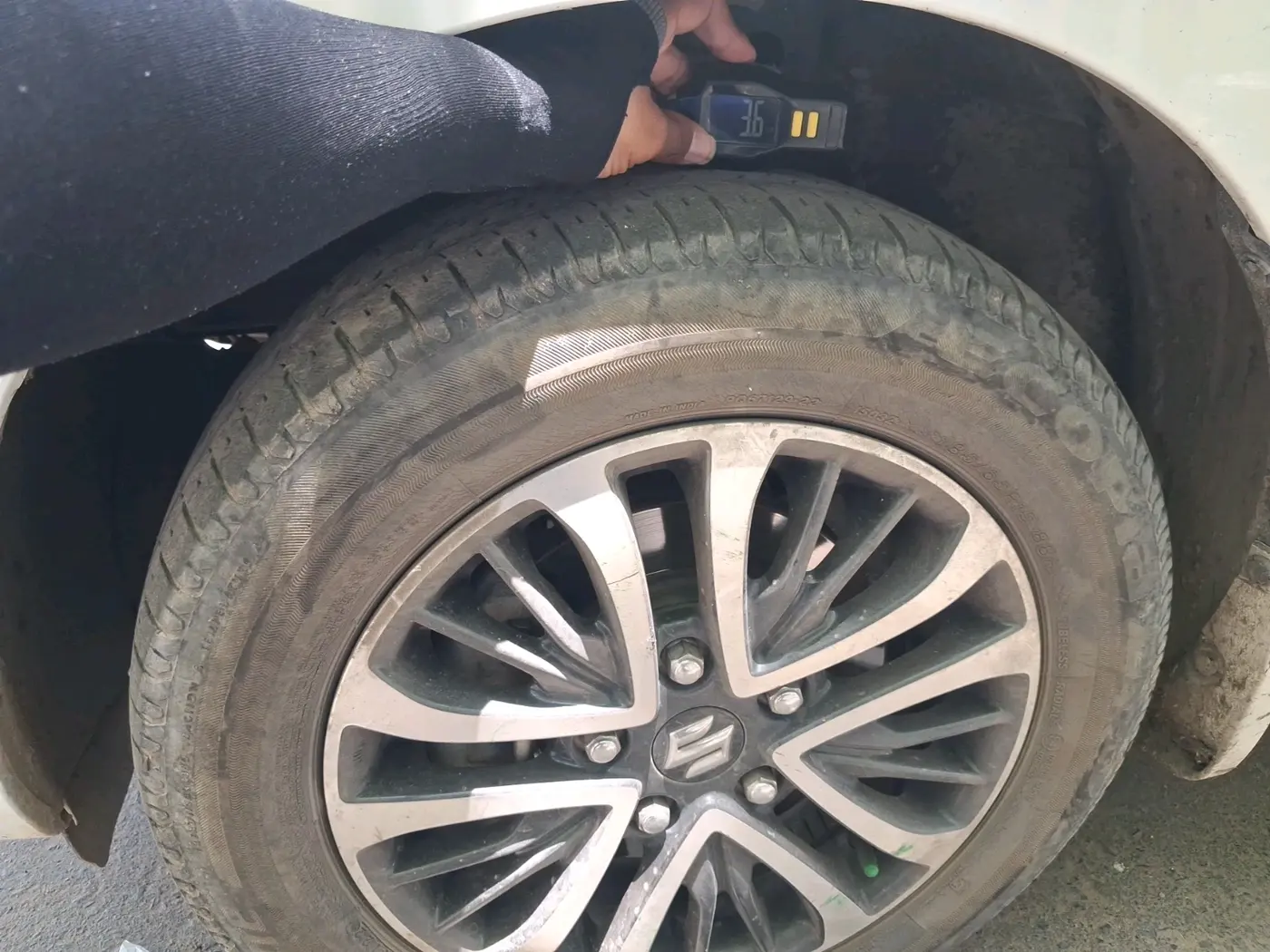 2022 Maruti Ertiga ZXI+ SHVS, Petrol, Manual, 82,551 km, tyre