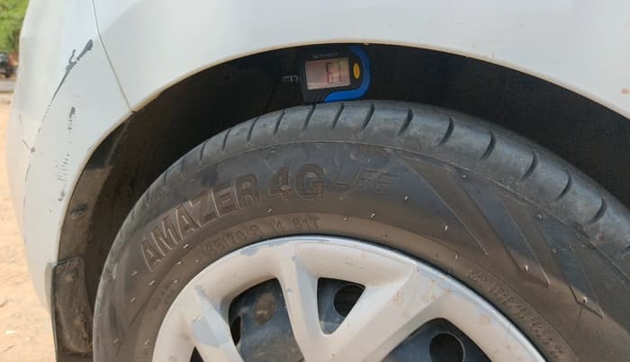 2018 Hyundai Grand i10 MAGNA 1.2 KAPPA VTVT, CNG, Manual, 1,04,524 km, tyre