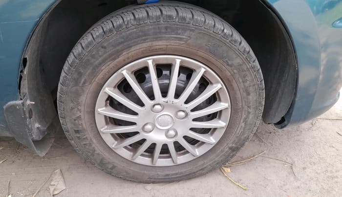 2018 Nissan Micra Active XV, Petrol, Manual, 71,849 km, tyre