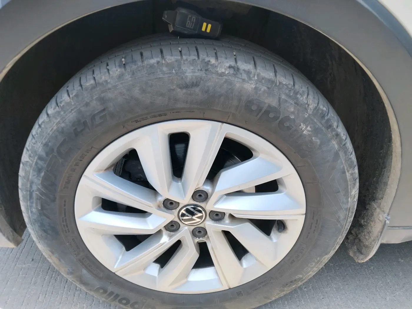 2022 Volkswagen TAIGUN HIGHLINE 1.0 TSI AT, Petrol, Automatic, 30,198 km, tyre
