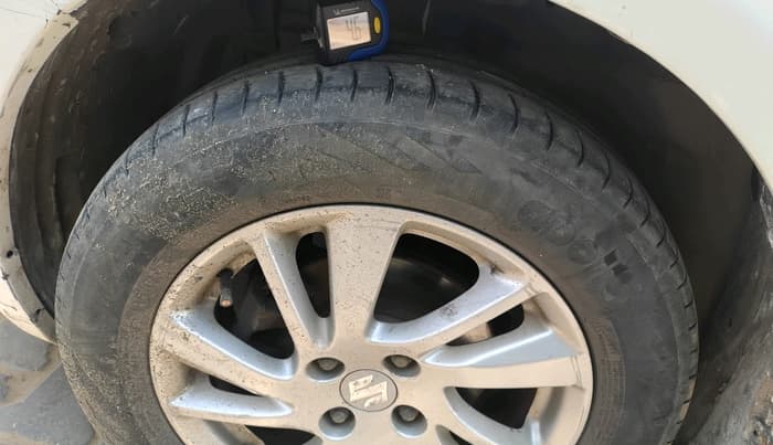 2011 Maruti Swift ZXI, Petrol, Manual, 65,349 km, tyre