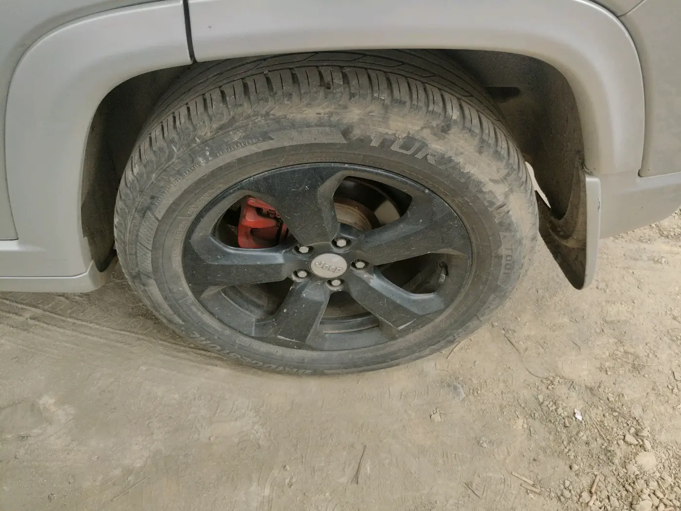 2018 Jeep Compass LONGITUDE (O) 2.0 DIESEL, Diesel, Manual, 1,14,660 km, tyre