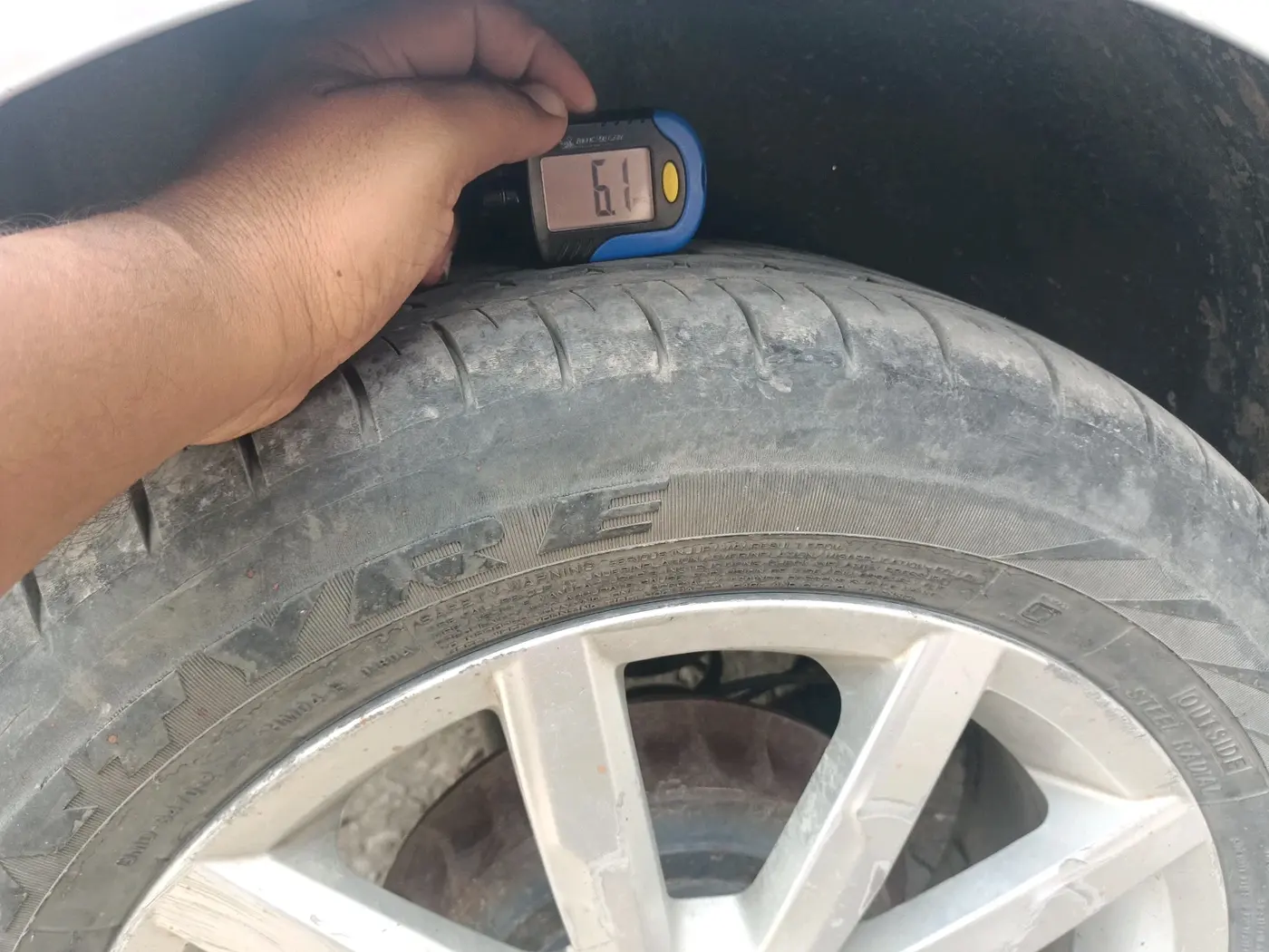 2018 Volkswagen Ameo HIGHLINE PLUS 1.5L AT 16 ALLOY, Diesel, Automatic, 1,53,418 km, tyre