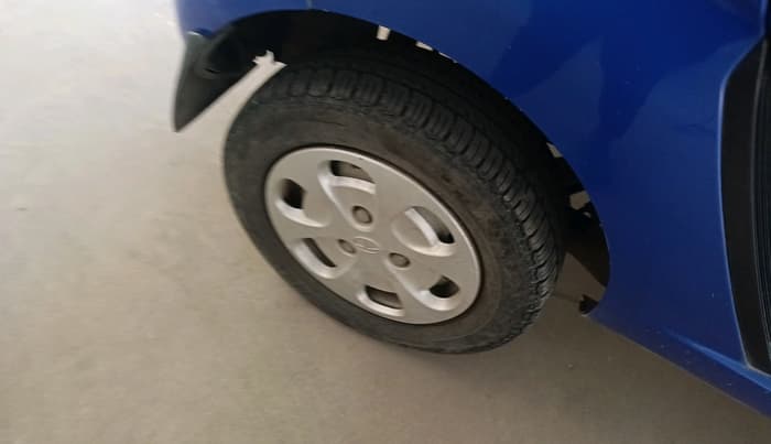 2015 Tata Nano TWIST XTA, Petrol, Automatic, 51,550 km, tyre