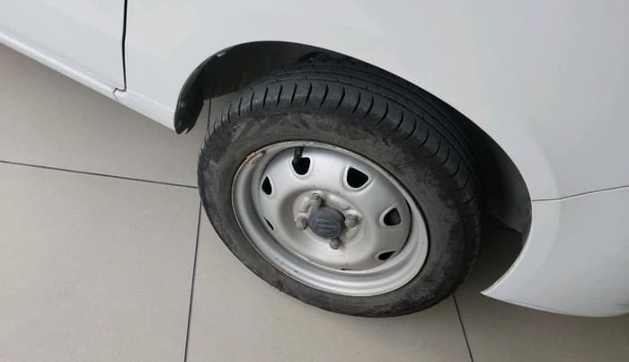 2013 Maruti Alto K10 LXI, CNG, Manual, 80,497 km, tyre