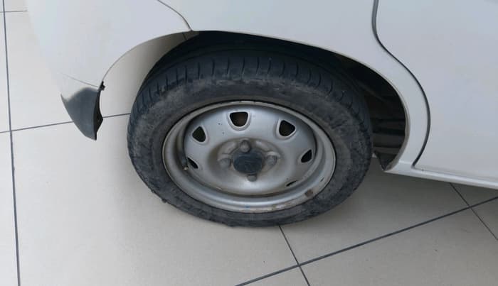 2013 Maruti Alto K10 LXI, CNG, Manual, 80,497 km, tyre