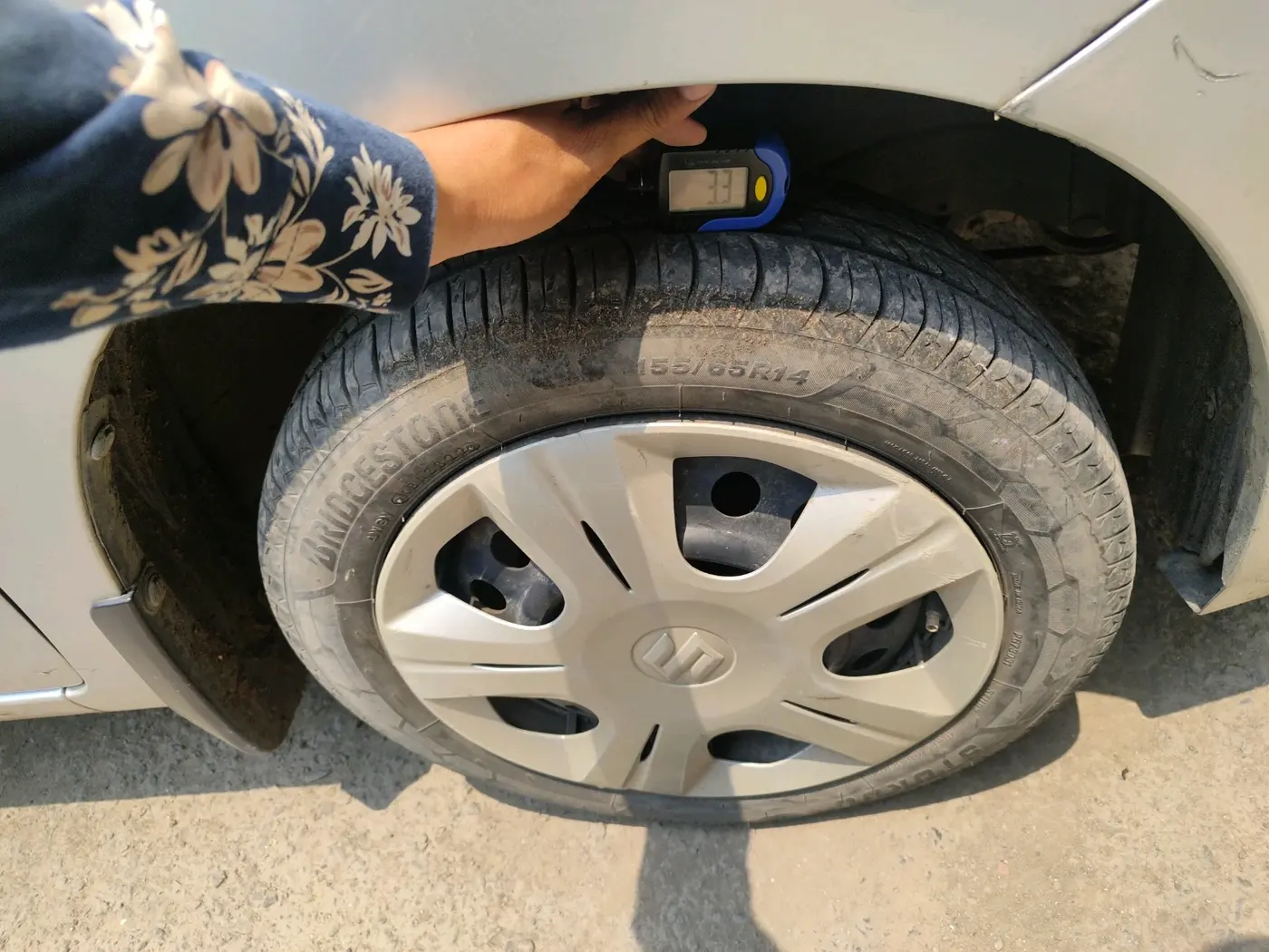 2013 Maruti Wagon R 1.0 VXI, CNG, Manual, 1,49,991 km, tyre