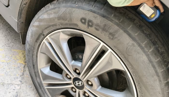 2016 Hyundai Creta SX PLUS AT 1.6 DIESEL, Diesel, Automatic, 1,91,866 km, tyre