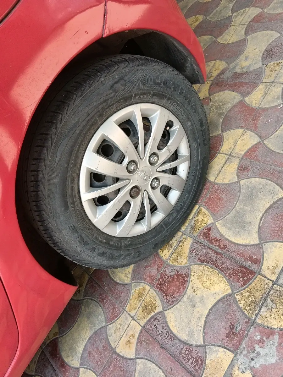 2013 Hyundai i10 SPORTZ 1.2, Petrol, Manual, 77,925 km, tyre