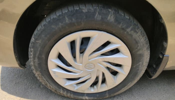2018 Maruti Ertiga VXI SHVS, Petrol, Manual, 38,441 km, tyre