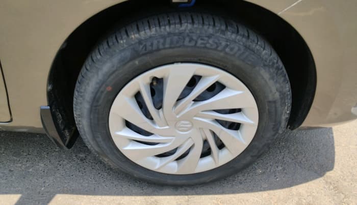2018 Maruti Ertiga VXI SHVS, Petrol, Manual, 38,441 km, tyre