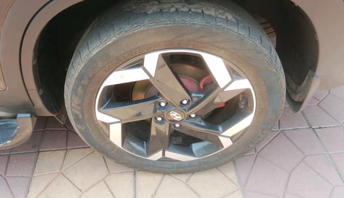 2024 Hyundai ALCAZAR PLATINUM 1.5 TURBO PETROL MT 7STR, Petrol, Manual, 45,903 km, tyre