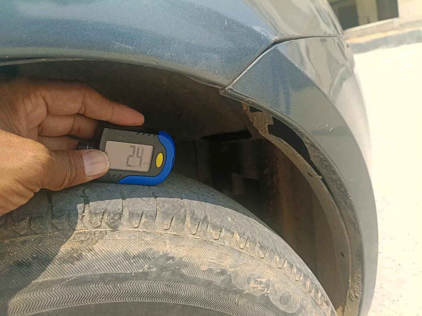 2011 Maruti Swift Dzire VXI, Petrol, Manual, 1,83,487 km, tyre