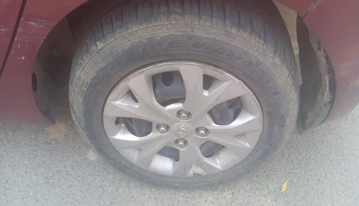2014 Hyundai Grand i10 SPORTZ 1.2 KAPPA VTVT, CNG, Manual, 69,698 km, tyre