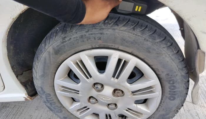 2011 Hyundai Santro Xing GLS, CNG, Manual, 1,54,815 km, tyre