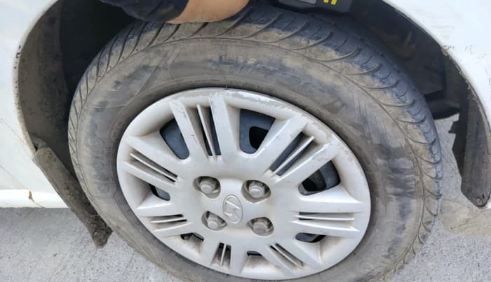 2011 Hyundai Santro Xing GLS, CNG, Manual, 1,54,815 km, tyre
