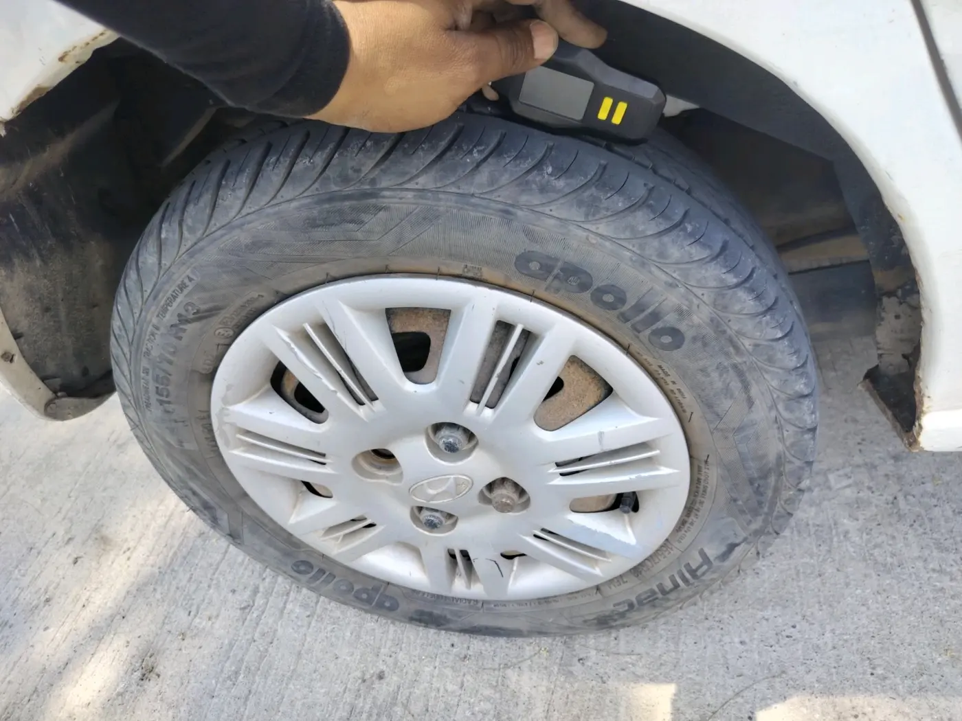 2011 Hyundai Santro Xing GLS, CNG, Manual, 1,54,900 km, tyre