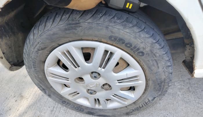 2011 Hyundai Santro Xing GLS, CNG, Manual, 1,54,815 km, tyre