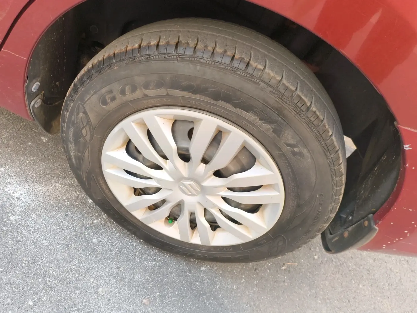 2018 Maruti Dzire VXI, Petrol, Manual, 78,271 km, tyre