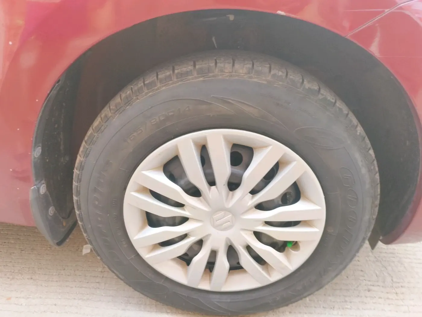 2018 Maruti Dzire VXI, Petrol, Manual, 78,271 km, tyre