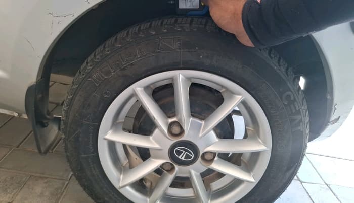 2012 Tata Nano LX, Petrol, Manual, 70,502 km, tyre