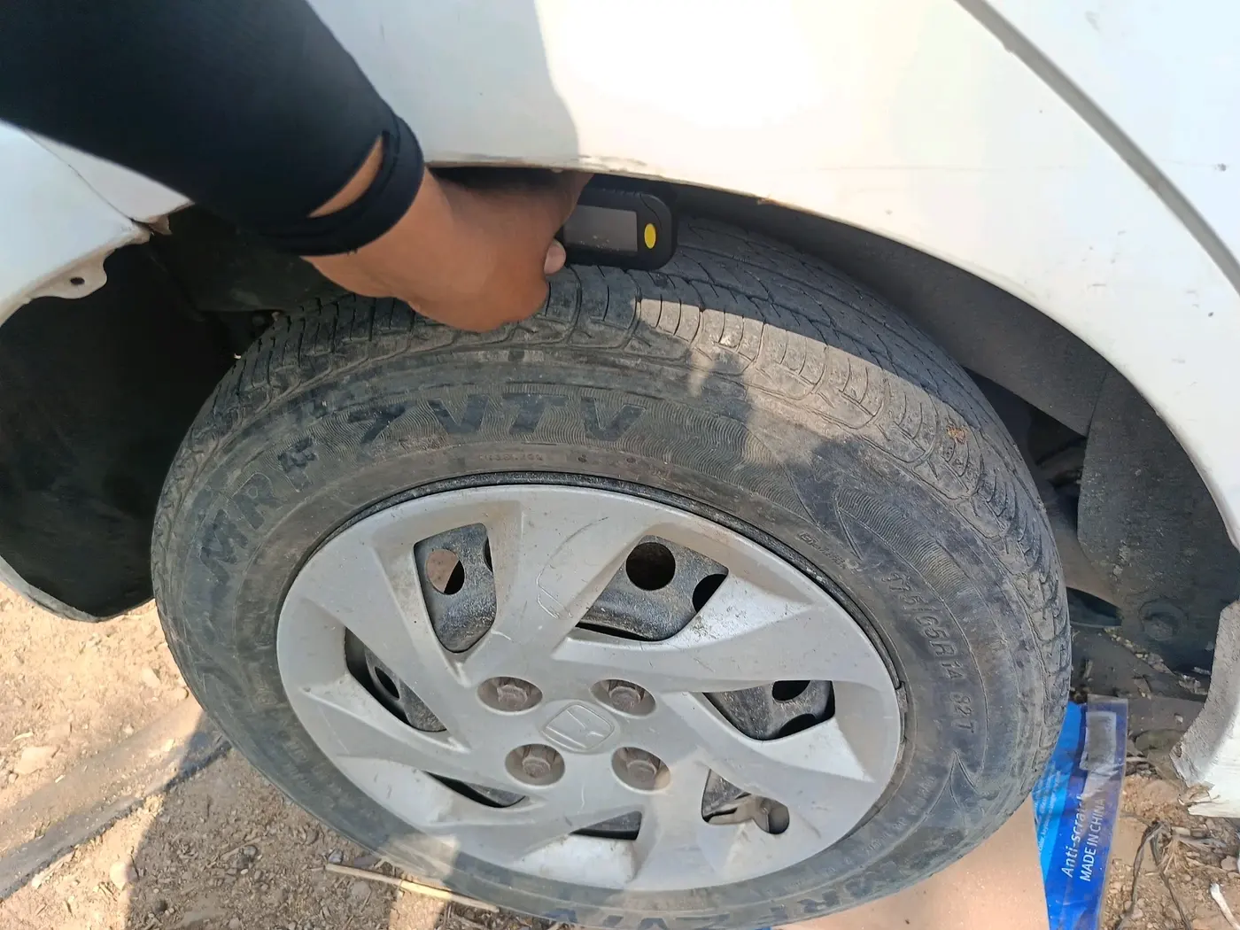 2012 Honda Brio S MT, CNG, Manual, 1,43,127 km, tyre