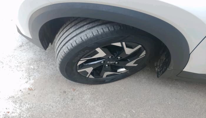 2024 KIA SONET GTX PLUS 1.5 DIESEL AT, Diesel, Automatic, 18,340 km, tyre