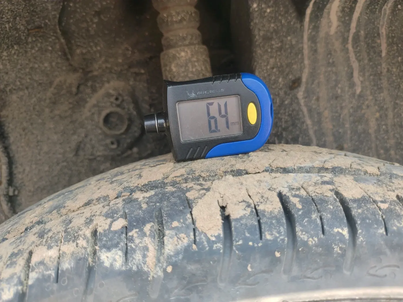 2025 Tata PUNCH Adventure Plus AMT, Petrol, Automatic, 7,667 km, tyre