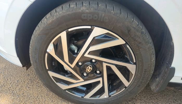 2025 Hyundai NEW I20 ASTA (O) 1.2 IVT, Petrol, Automatic, 7,331 km, tyre