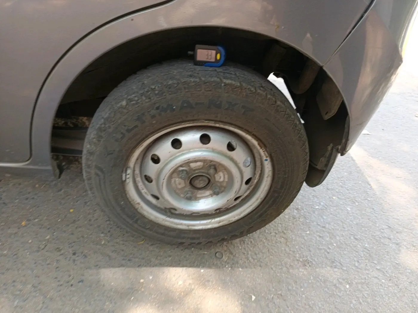 2012 Maruti Wagon R 1.0 LXI CNG, CNG, Manual, 42,289 km, tyre
