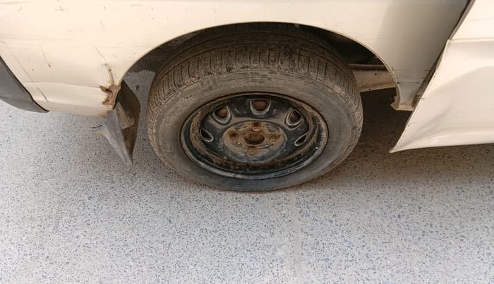 2011 Maruti Eeco 7 STR, CNG, Manual, 3,80,697 km, tyre
