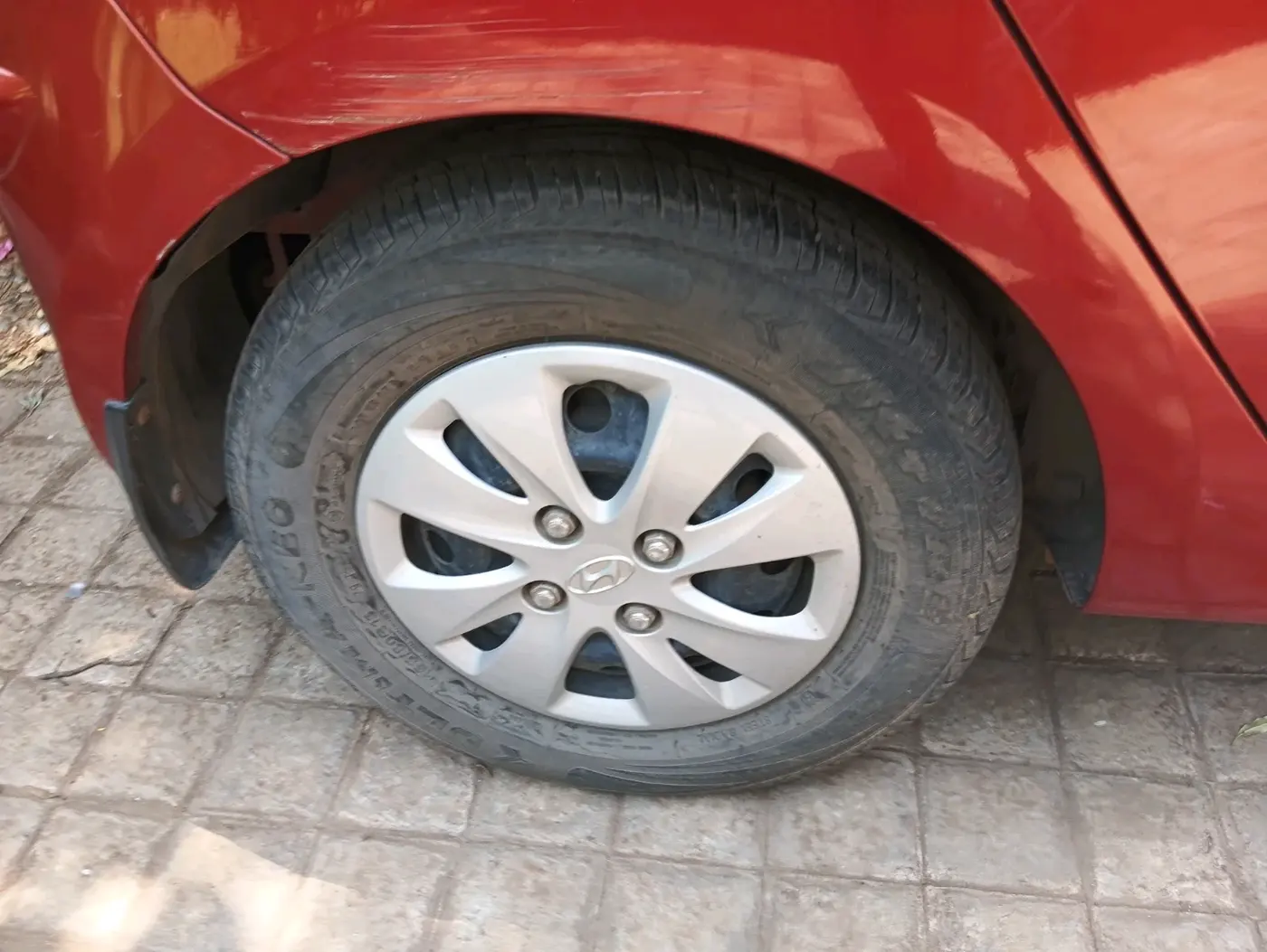 2012 Hyundai i10 SPORTZ 1.2, Petrol, Manual, 64,974 km, tyre