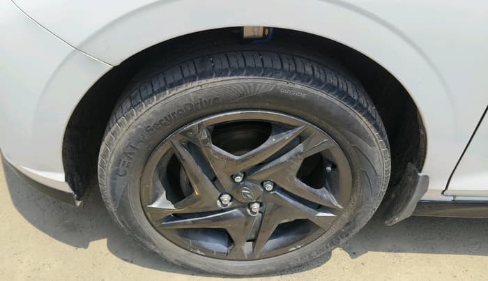 2023 Hyundai NEW I20 SPORTZ 1.2 MT, Petrol, Manual, 43,491 km, tyre