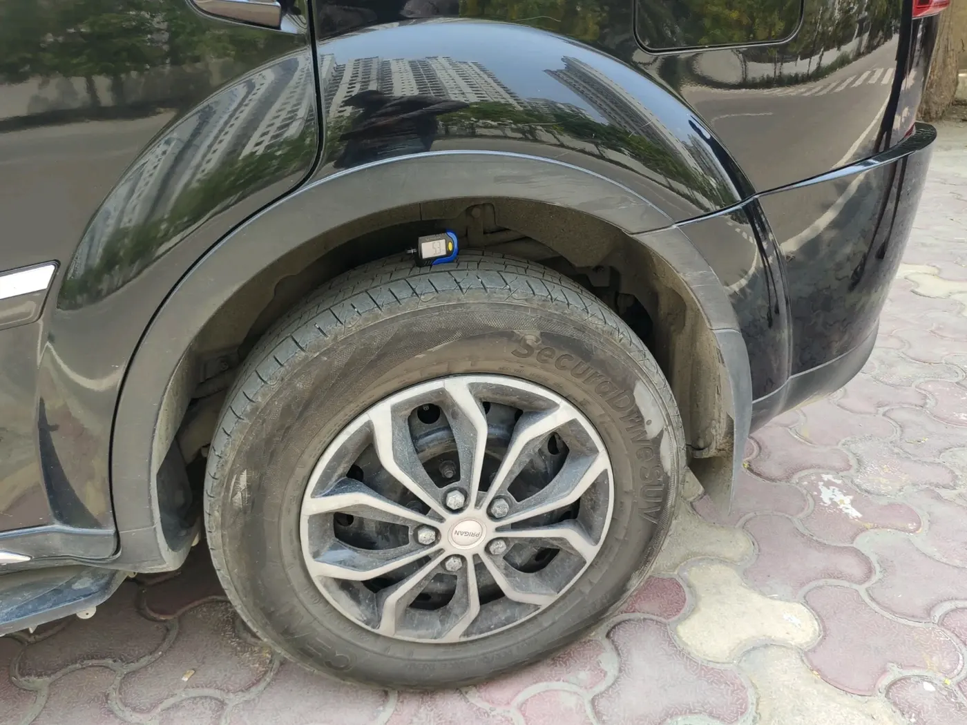 2020 Mahindra XUV500 W7, Diesel, Manual, 1,09,200 km, tyre