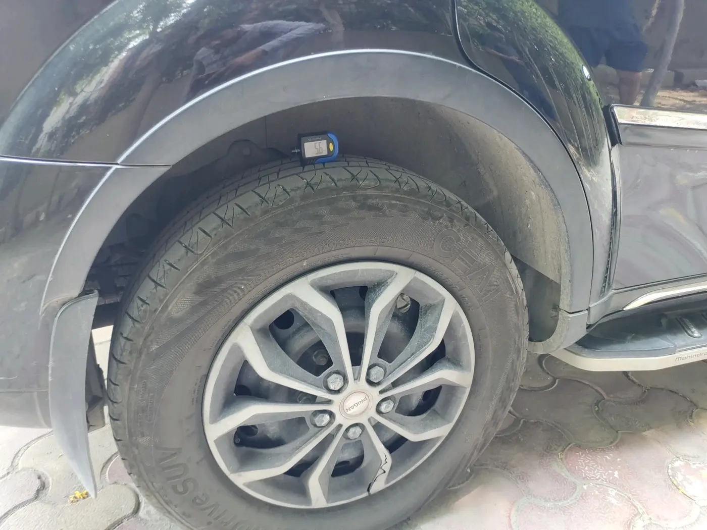 2020 Mahindra XUV500 W7, Diesel, Manual, 1,09,200 km, tyre