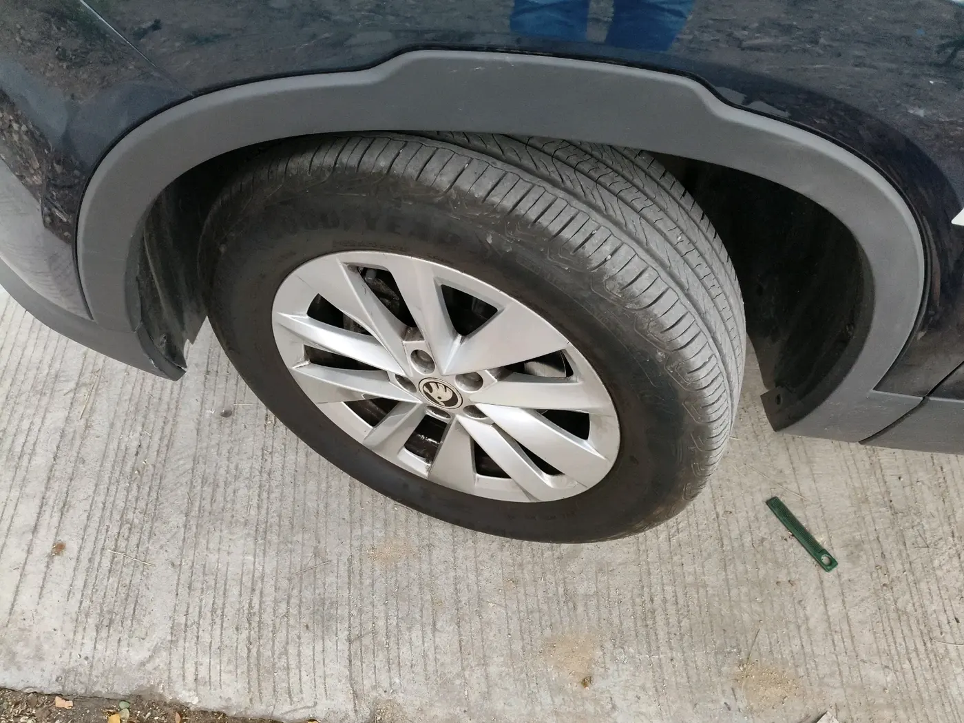 2025 Skoda Kylaq Signature AT, Petrol, Automatic, 4,208 km, tyre