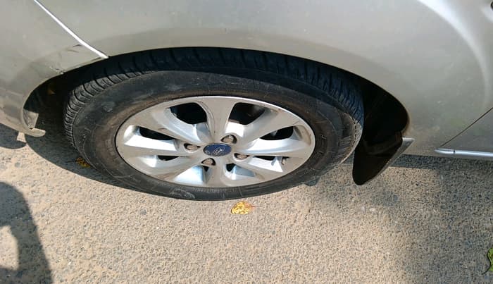 2012 Ford Figo TITANIUM 1.2 PETROL, Petrol, Manual, 75,469 km, tyre