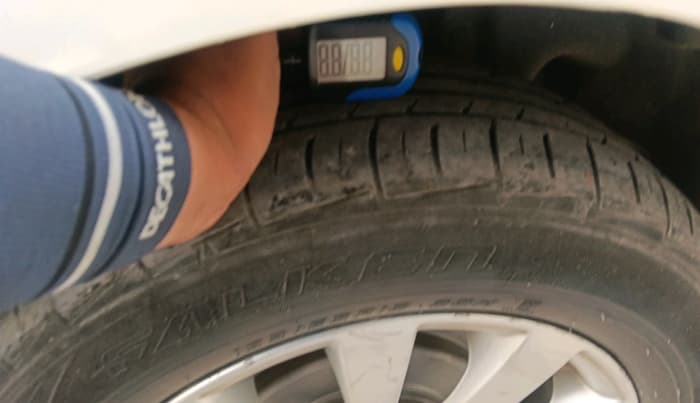 2014 Maruti Ertiga ZXI, Petrol, Manual, 80,026 km, tyre
