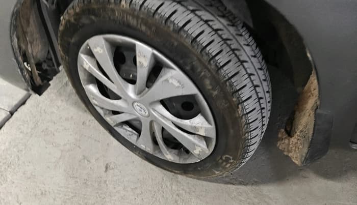 2012 Maruti Wagon R 1.0 VXI, Petrol, Manual, 1,15,128 km, tyre