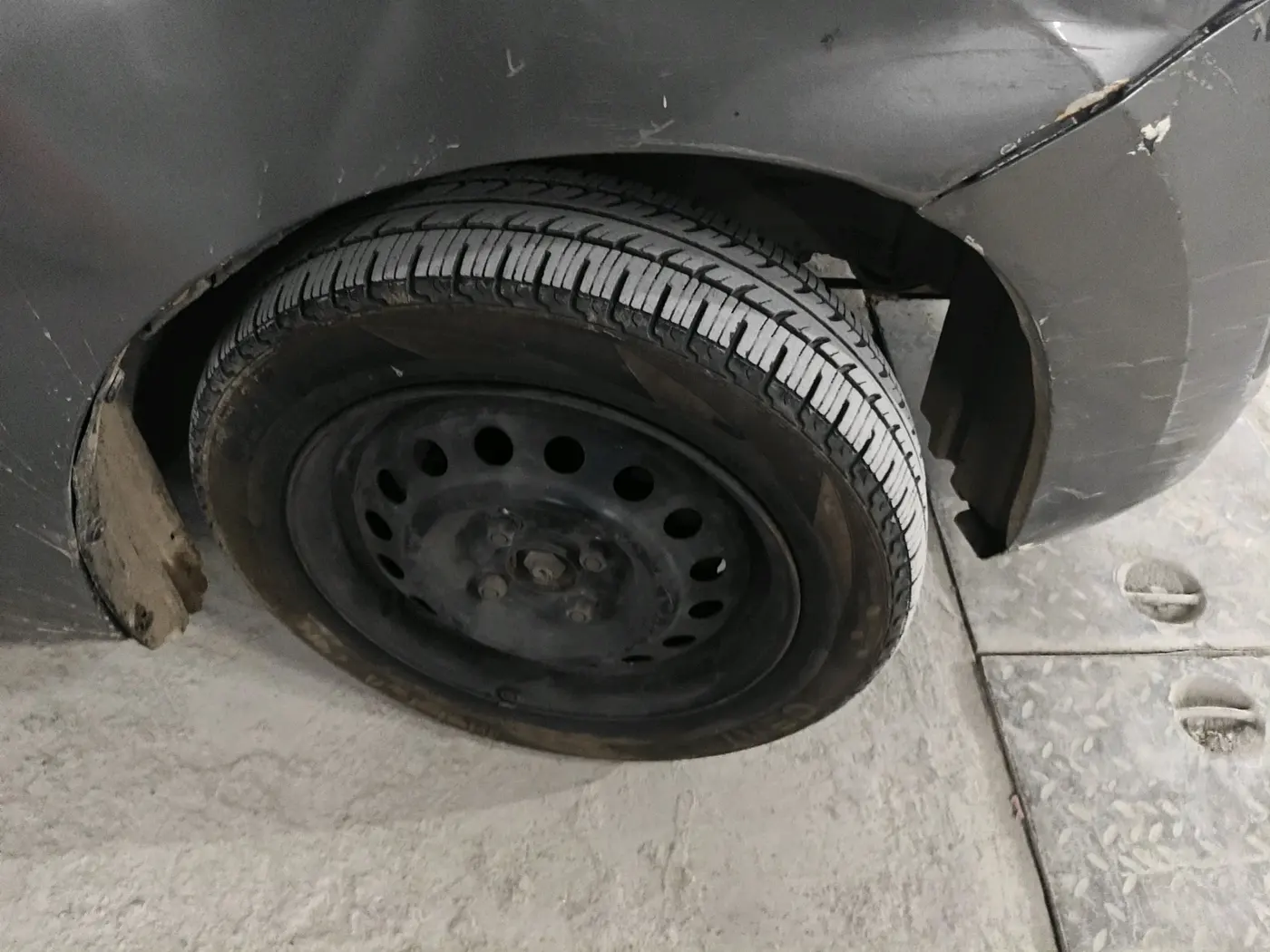 2012 Maruti Wagon R 1.0 VXI, Petrol, Manual, 1,15,128 km, tyre