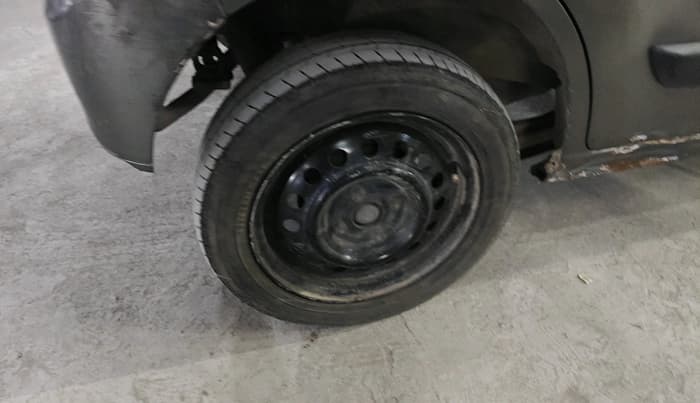 2012 Maruti Wagon R 1.0 VXI, Petrol, Manual, 1,15,128 km, tyre