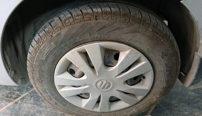 2013 Maruti Swift Dzire VXI, Petrol, Manual, 88,201 km, tyre